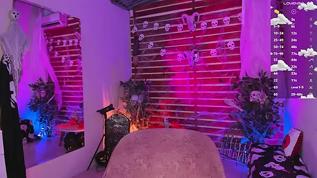 Snapshot of Sapphire_Venuss chatting on October 12, 2025, 2:35 am Sapphire Venuss online show from October 12, 2025, 2:35 am