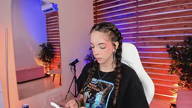 Sapphire Venuss online show from March 7, 2026, 12:17 am