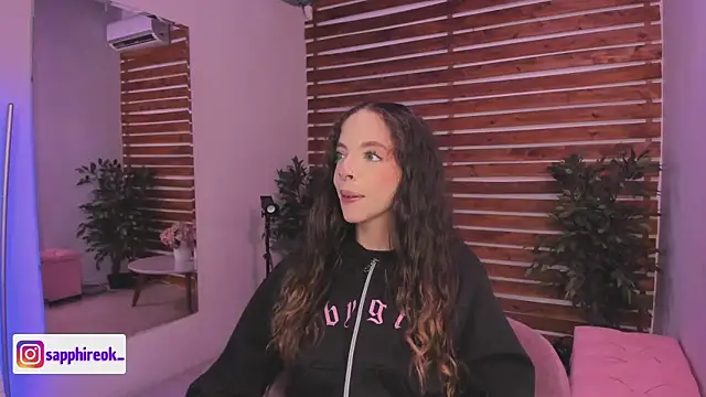 Snapshot of Sapphire_Venuss chatting on November 27, 2025, 2:12 am Sapphire Venuss online show from November 27, 2025, 2:12 am