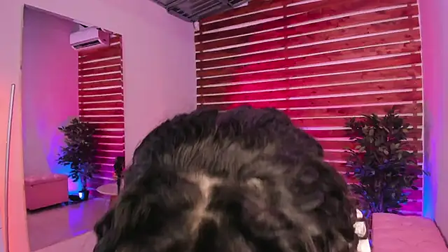 Snapshot of Sapphire_Venuss chatting on October 6, 2025, 12:56 am Sapphire Venuss online show from October 6, 2025, 12:56 am