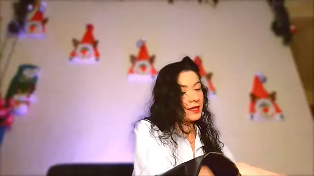 Snapshot of miabeautyxx chatting on December 20, 2024, 11:32 am miabeautyxx online show from December 20, 2024, 11:32 am