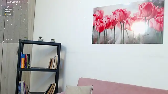 lily f00x online show from April 2, 2026, 12:45 pm