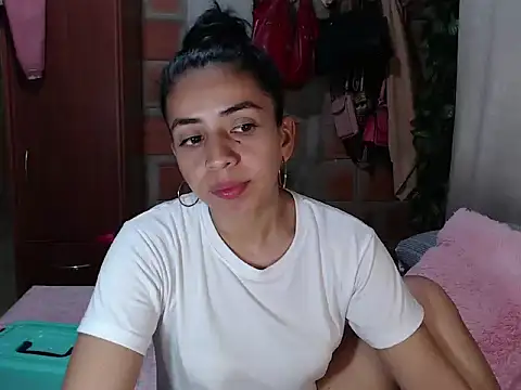 Snapshot of anngela01 chatting on January 20, 2025, 9:11 pm anngela01 online show from January 20, 2025, 9:11 pm