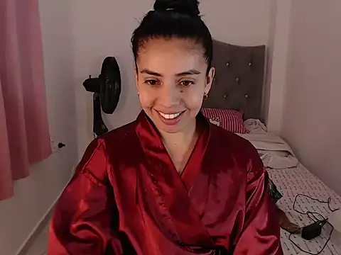 Snapshot of anngela01 chatting on October 30, 2025, 8:50 pm anngela01 online show from October 30, 2025, 8:50 pm