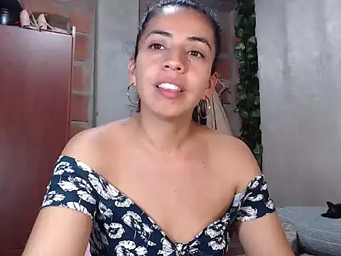 Snapshot of anngela01 chatting on January 17, 2025, 12:31 am anngela01 online show from January 17, 2025, 12:31 am