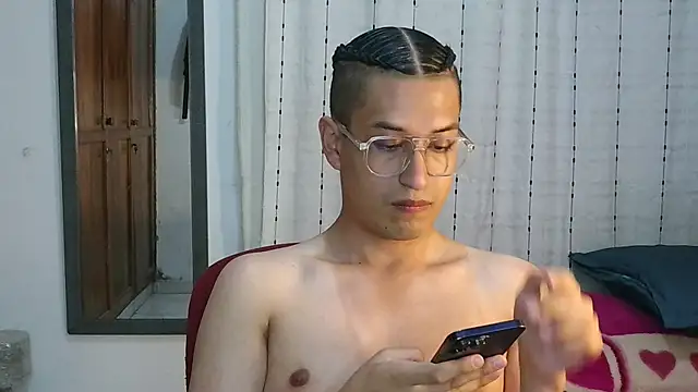 Snapshot of Orionferrer- chatting on November 19, 2025, 4:23 am Orionferrer- online show from November 19, 2025, 4:23 am