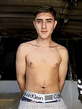 Snapshot of PhilipRich chatting on January 10, 2026, 12:06 am PhilipRich online show from January 10, 2026, 12:06 am