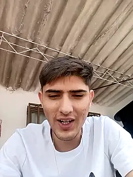 Snapshot of PhilipRich chatting on December 17, 2025, 3:39 pm PhilipRich online show from December 17, 2025, 3:39 pm