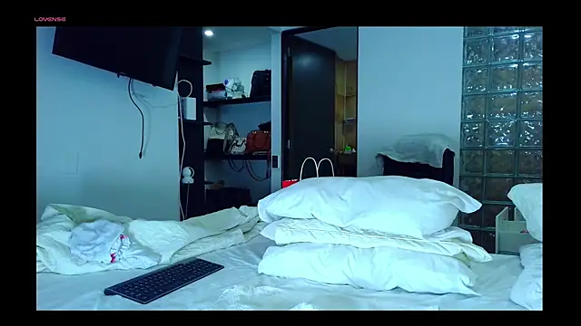 thedianakaro online show from April 3, 2026, 3:24 am