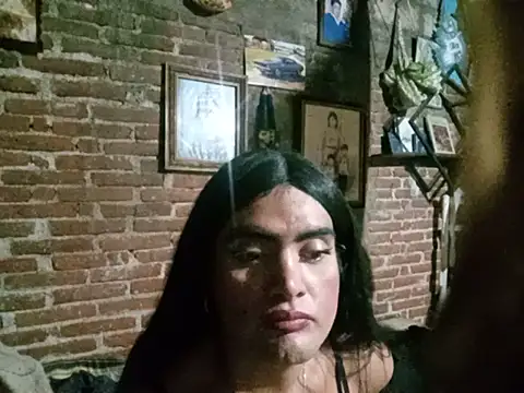 yovana13 online show from July 27, 2026, 5:58 am