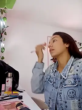 Luci And Sofi online show from October 18, 2025, 12:29 pm