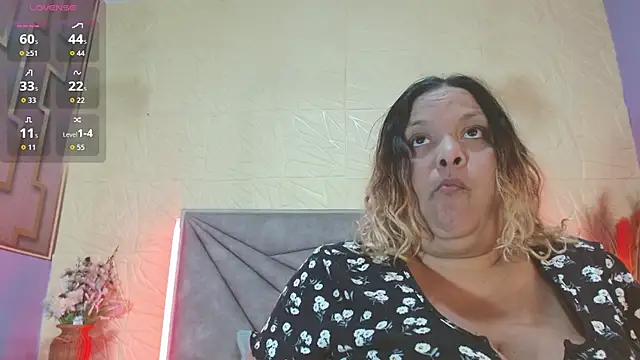 Dubraska1 online show from May 12, 2026, 2:23 pm
