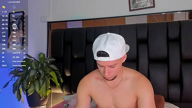 JadeSmiith  online show from November 13, 2025, 10:24 pm