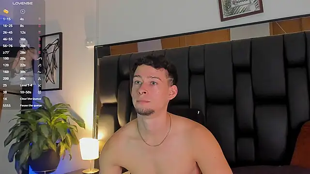 JadeSmiith  online show from December 4, 2025, 10:31 pm