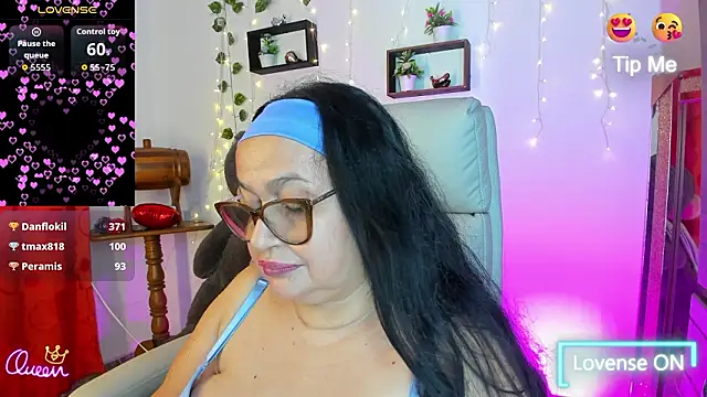 Snapshot of Gia_Nahomi chatting on March 21, 2026, 8:19 am Gia Nahomi online show from March 21, 2026, 8:19 am