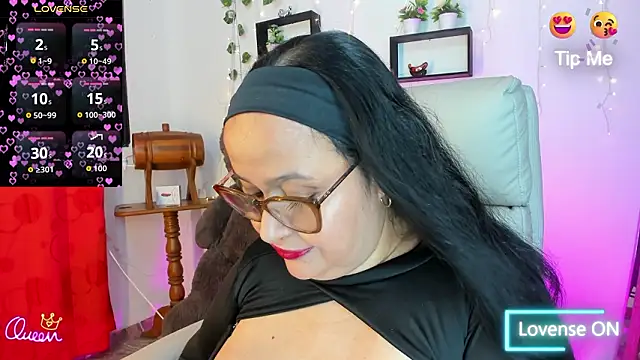 Snapshot of Gia_Nahomi chatting on February 22, 2026, 3:20 am Gia Nahomi online show from February 22, 2026, 3:20 am