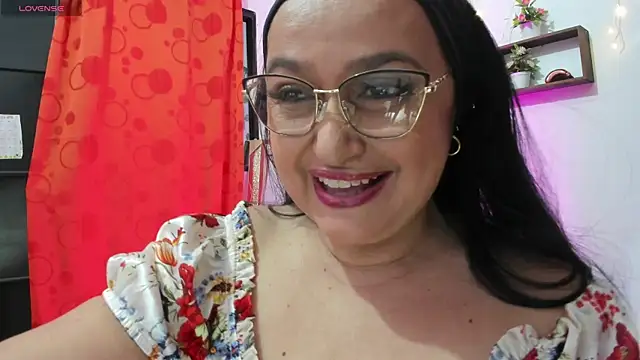 Snapshot of Gia_Nahomi chatting on January 6, 2026, 10:14 pm Gia Nahomi online show from January 6, 2026, 10:14 pm