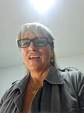 almaluna7 online show from February 11, 2026, 11:26 pm