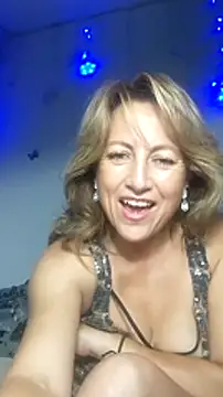 almaluna7 online show from February 4, 2025, 1:34 am