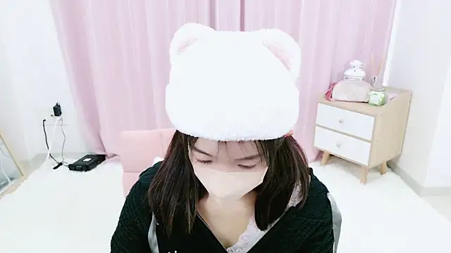 Snapshot of Nana_77_ chatting on December 3, 2024, 6:21 am Nana 77 online show from December 3, 2024, 6:21 am