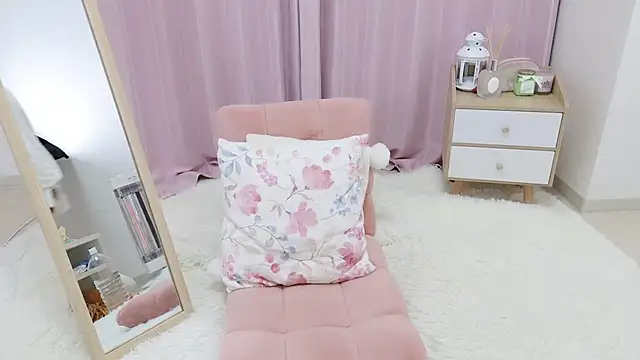 Snapshot of Nana_77_ chatting on February 4, 2025, 10:43 am Nana 77 online show from February 4, 2025, 10:43 am