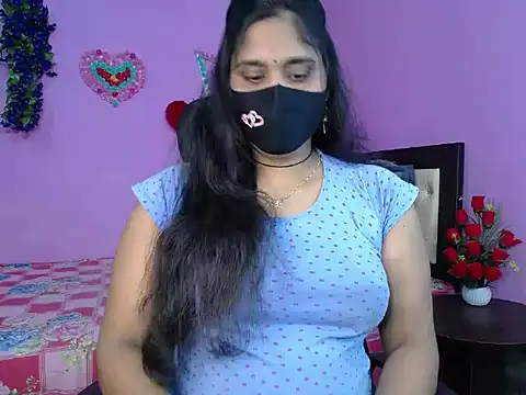 Snapshot of Hot_Maleka chatting on April 4, 2026, 4:35 pm Hot Maleka online show from April 4, 2026, 4:35 pm