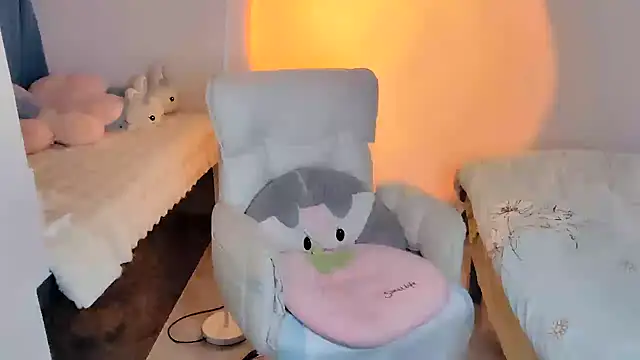 Ailisha66 online show from March 19, 2025, 1:51 pm