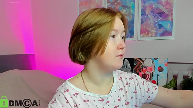 Snapshot of Sara_Robinson chatting on October 25, 2025, 2:44 am Sara Robinson online show from October 25, 2025, 2:44 am