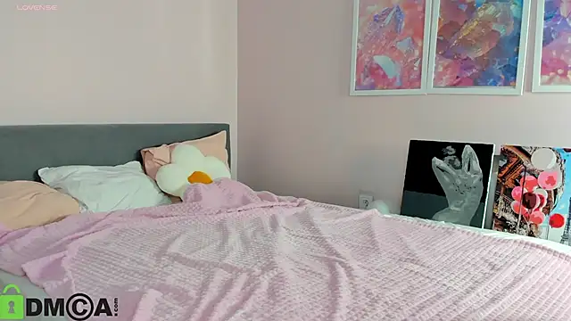 Snapshot of Sara_Robinson chatting on November 27, 2025, 3:07 am Sara Robinson online show from November 27, 2025, 3:07 am