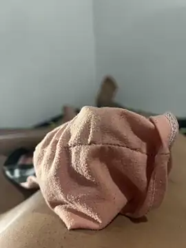 Yolngg online show from October 13, 2025, 6:04 am