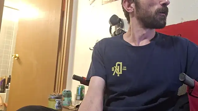 Snapshot of SlammyDjr chatting on July 1, 2026, 7:41 am SlammyDjr online show from July 1, 2026, 7:41 am