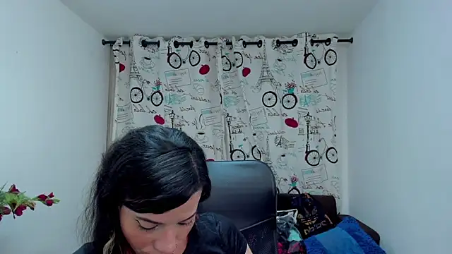 Snapshot of DanaaRey chatting on November 7, 2025, 4:11 pm DanaaRey online show from November 7, 2025, 4:11 pm