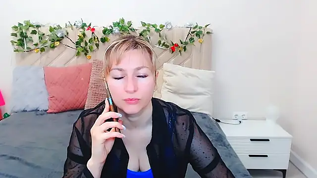 Snapshot of Incredible_Ariela chatting on April 9, 2026, 7:58 am Incredible Ariela online show from April 9, 2026, 7:58 am