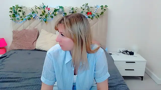 Snapshot of Incredible_Ariela chatting on May 7, 2026, 11:57 am Incredible Ariela online show from May 7, 2026, 11:57 am