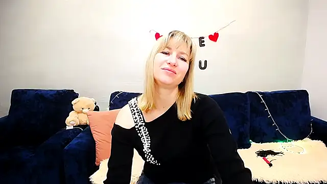 Snapshot of Incredible_Ariela chatting on March 28, 2026, 10:27 am Incredible Ariela online show from March 28, 2026, 10:27 am