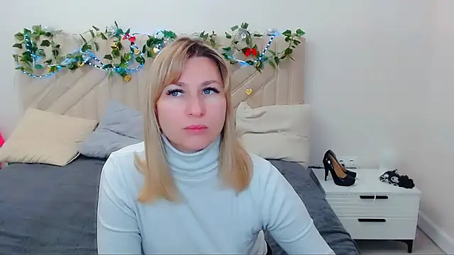 Snapshot of Incredible_Ariela chatting on April 29, 2026, 10:19 am Incredible Ariela online show from April 29, 2026, 10:19 am