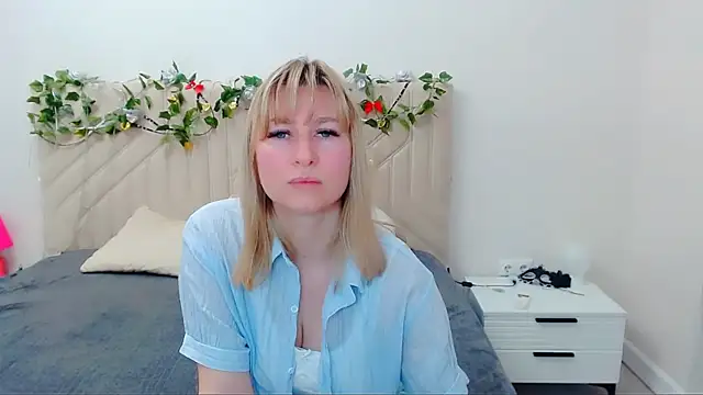 Snapshot of Incredible_Ariela chatting on May 8, 2026, 9:24 am Incredible Ariela online show from May 8, 2026, 9:24 am