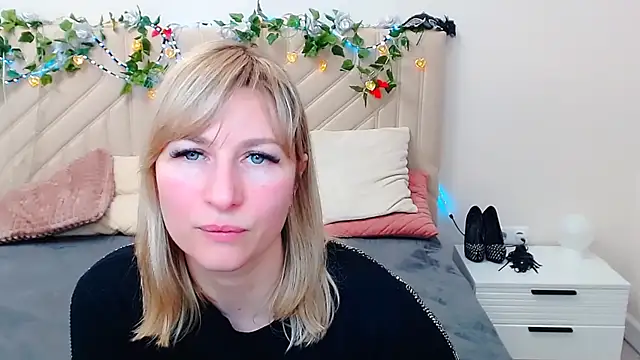 Snapshot of Incredible_Ariela chatting on March 17, 2026, 5:16 pm Incredible Ariela online show from March 17, 2026, 5:16 pm