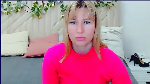 Snapshot of Incredible_Ariela chatting on April 18, 2026, 8:49 am Incredible Ariela online show from April 18, 2026, 8:49 am