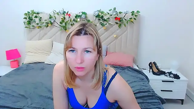 Snapshot of Incredible_Ariela chatting on April 22, 2026, 10:22 am Incredible Ariela online show from April 22, 2026, 10:22 am