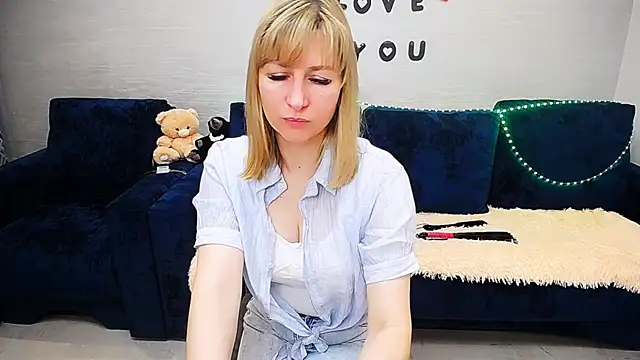 Snapshot of Incredible_Ariela chatting on April 4, 2026, 11:06 am Incredible Ariela online show from April 4, 2026, 11:06 am