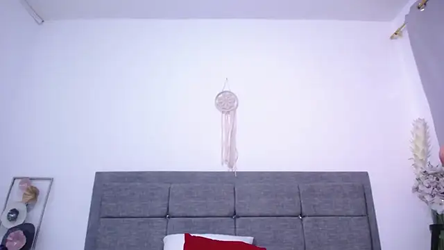 Snapshot of Vicky_Love_ chatting on February 19, 2025, 2:22 pm Vicky Love online show from February 19, 2025, 2:22 pm