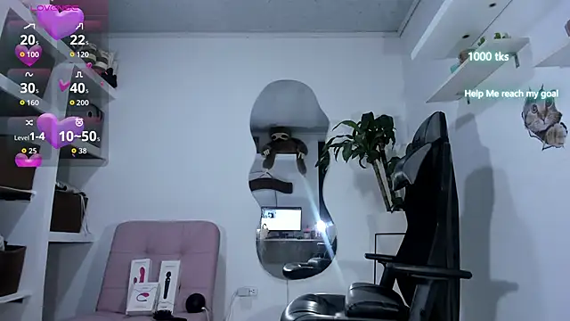 emily palmeer online show from September 19, 2025, 10:52 am