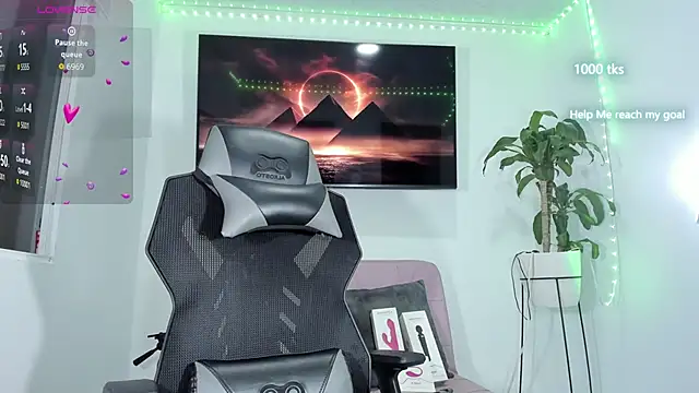 emily palmeer online show from December 2, 2025, 9:44 am