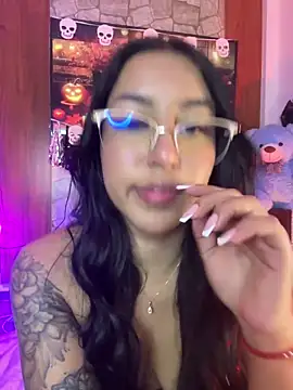 Snapshot of Tamara_Roberts1 chatting on October 4, 2025, 11:17 pm Tamara Roberts1 online show from October 4, 2025, 11:17 pm