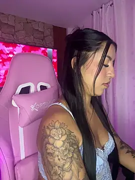 Snapshot of Tamara_Roberts1 chatting on February 1, 2025, 2:05 am Tamara Roberts1 online show from February 1, 2025, 2:05 am