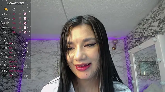 Snapshot of Violetta_Jhonson_v_ chatting on January 10, 2025, 5:26 am Violetta Jhonson v online show from January 10, 2025, 5:26 am