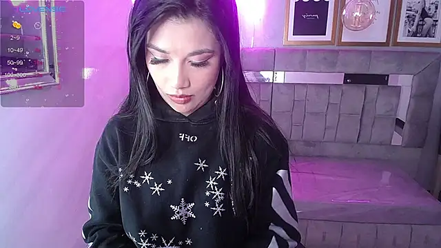 Snapshot of Violetta_Jhonson_v_ chatting on December 19, 2024, 3:29 am Violetta Jhonson v online show from December 19, 2024, 3:29 am