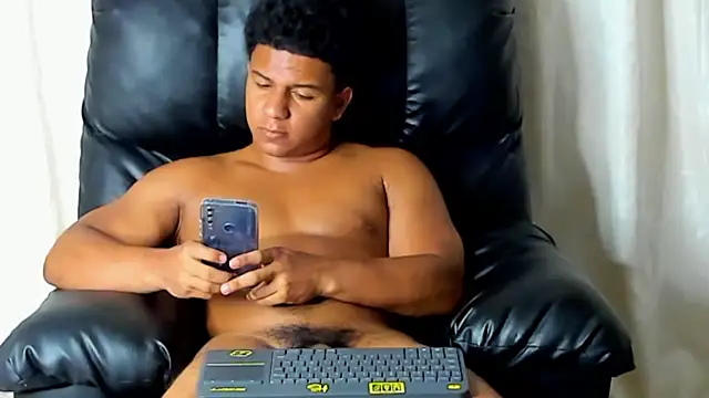 Snapshot of May_Dylan1 chatting on March 21, 2025, 3:12 am May Dylan1 online show from March 21, 2025, 3:12 am