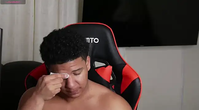 Snapshot of May_Dylan1 chatting on December 28, 2024, 8:58 pm May Dylan1 online show from December 28, 2024, 8:58 pm